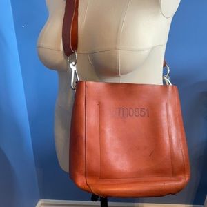 MO851 classic hobo bag Made in Canada